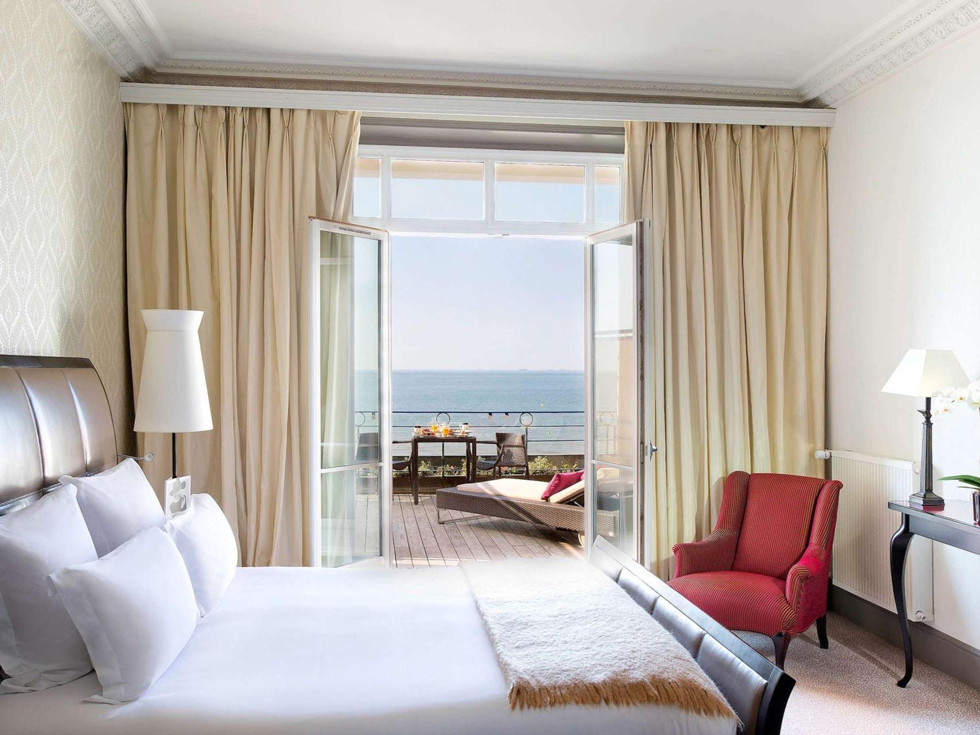 Le Grand Hotel De Cabourg - Mgallery Collection Eksteriør billede