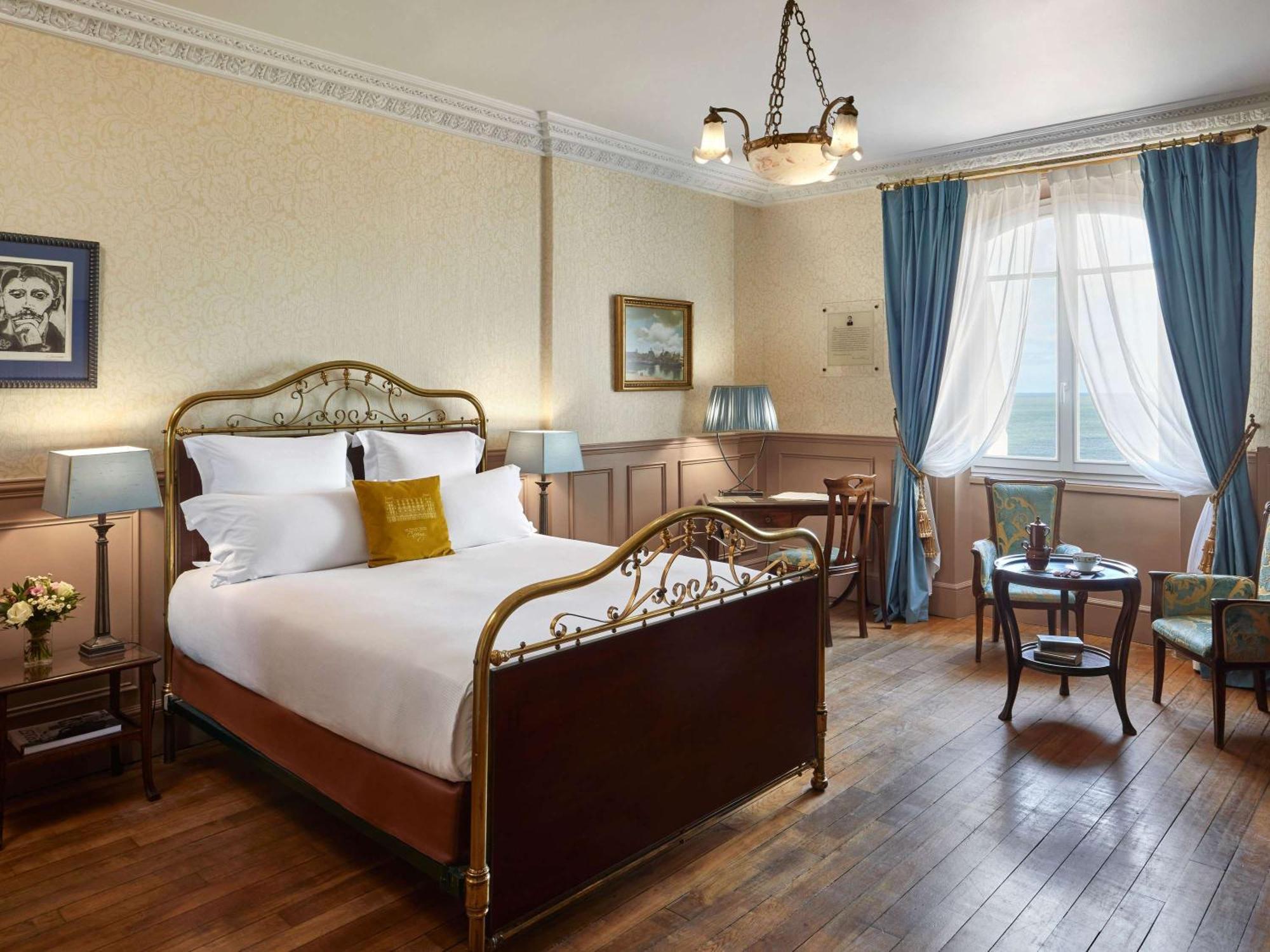 Le Grand Hotel De Cabourg - Mgallery Collection Eksteriør billede