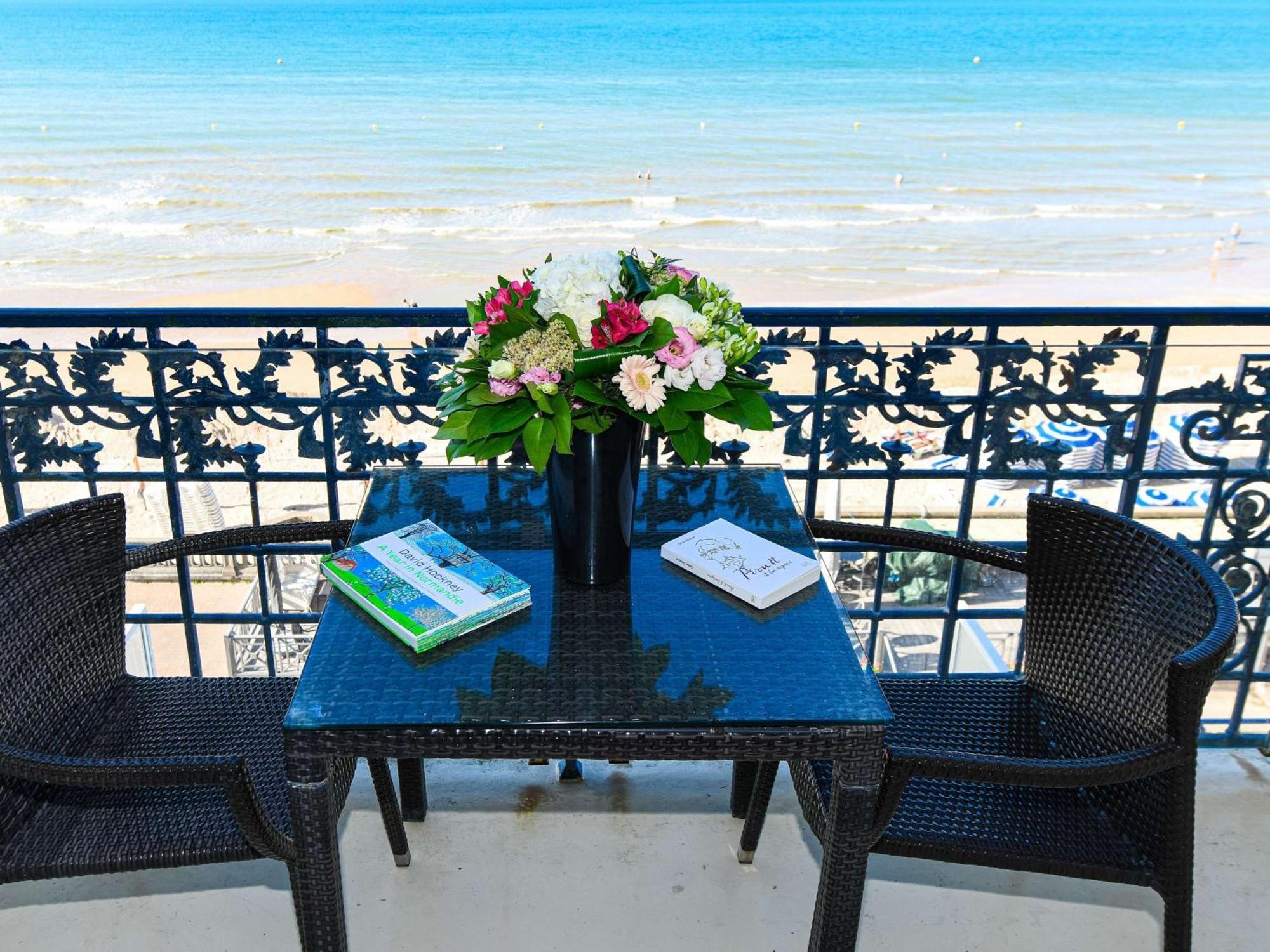 Le Grand Hotel De Cabourg - Mgallery Collection Eksteriør billede
