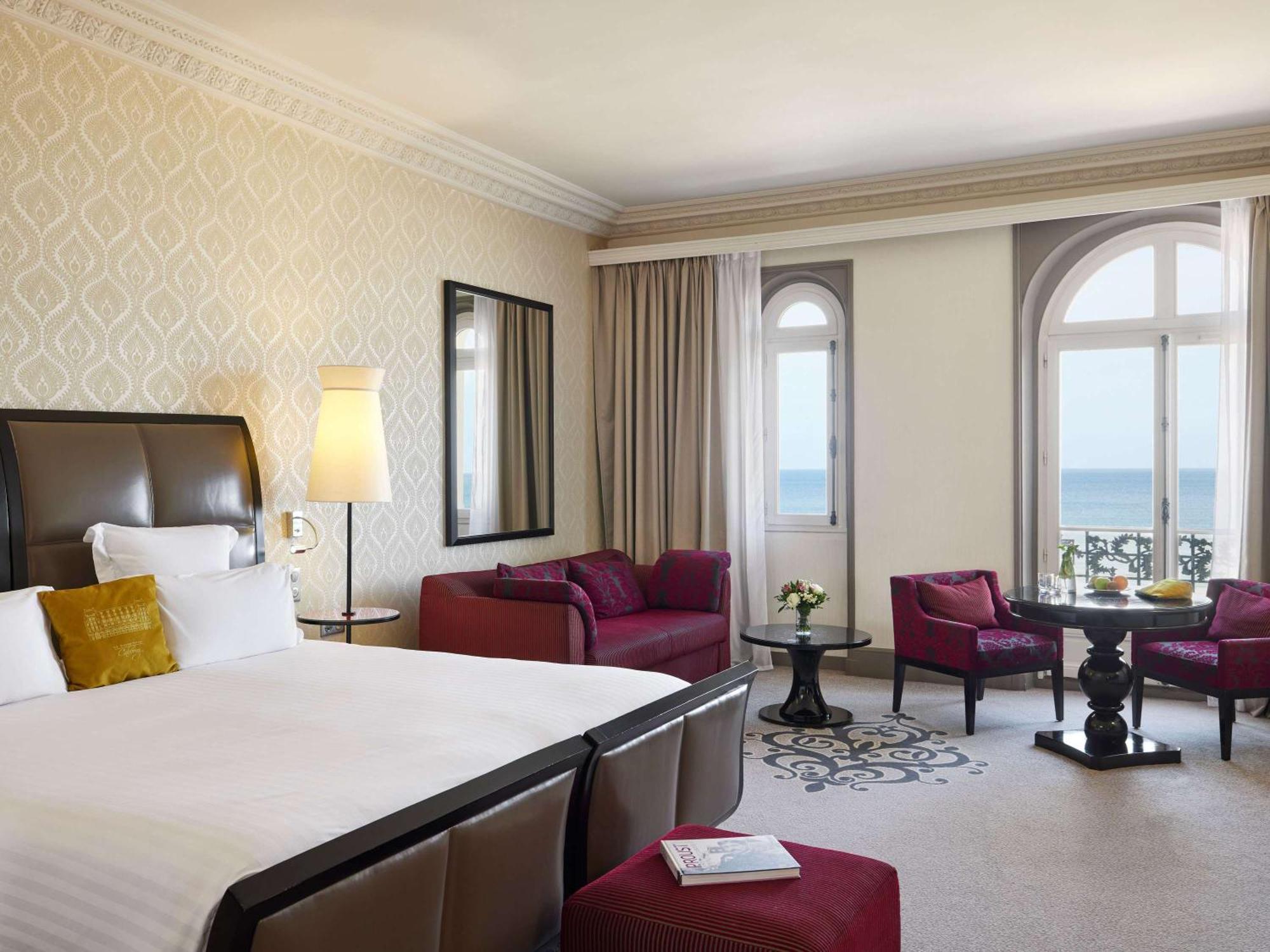 Le Grand Hotel De Cabourg - Mgallery Collection Eksteriør billede
