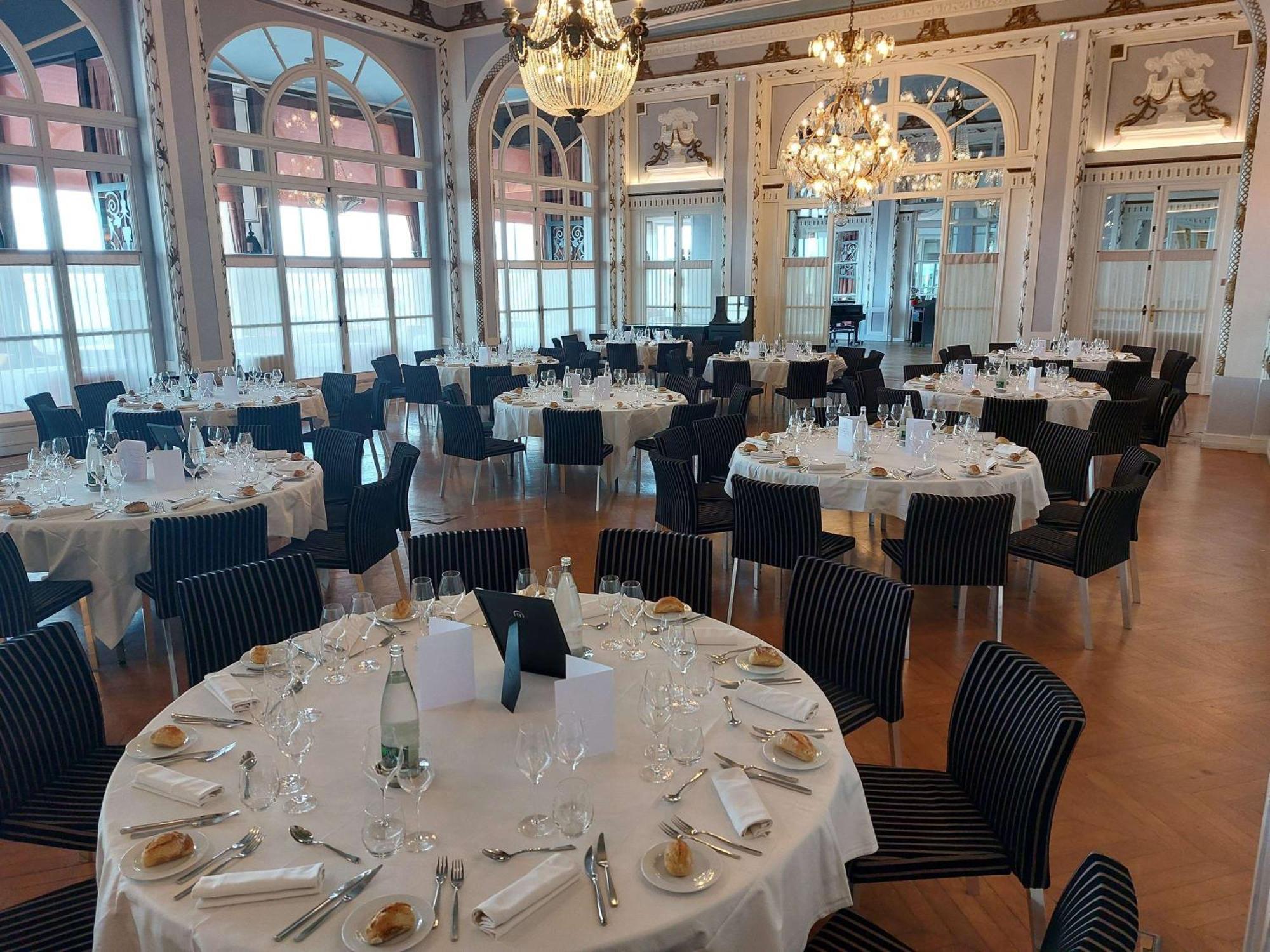 Le Grand Hotel De Cabourg - Mgallery Collection Eksteriør billede