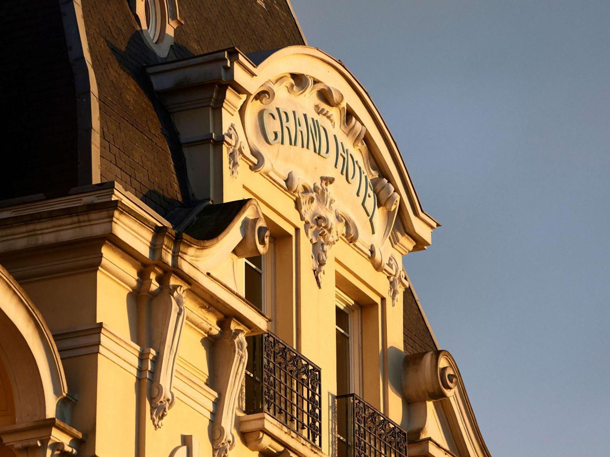 Le Grand Hotel De Cabourg - Mgallery Collection Eksteriør billede