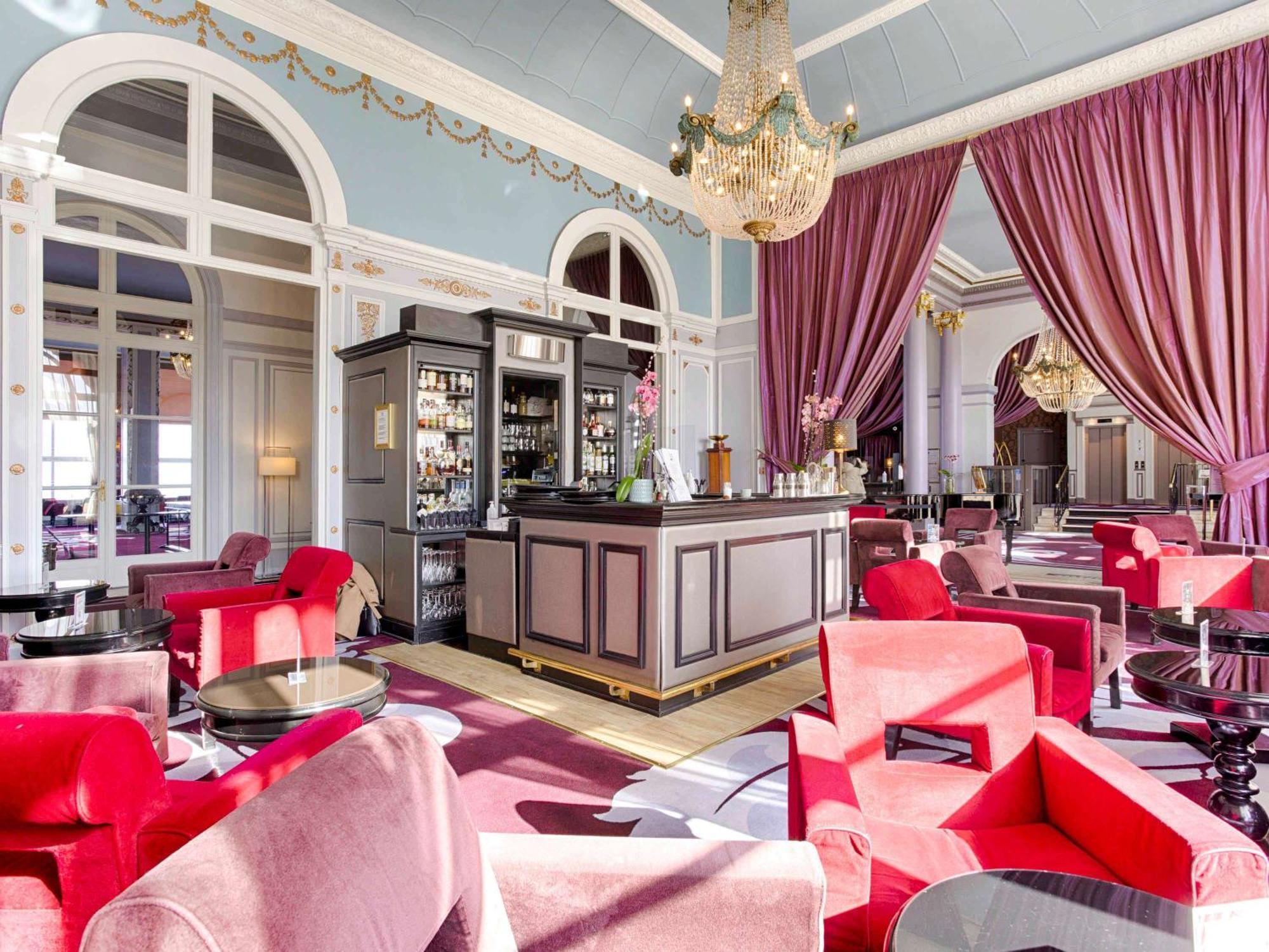 Le Grand Hotel De Cabourg - Mgallery Collection Eksteriør billede